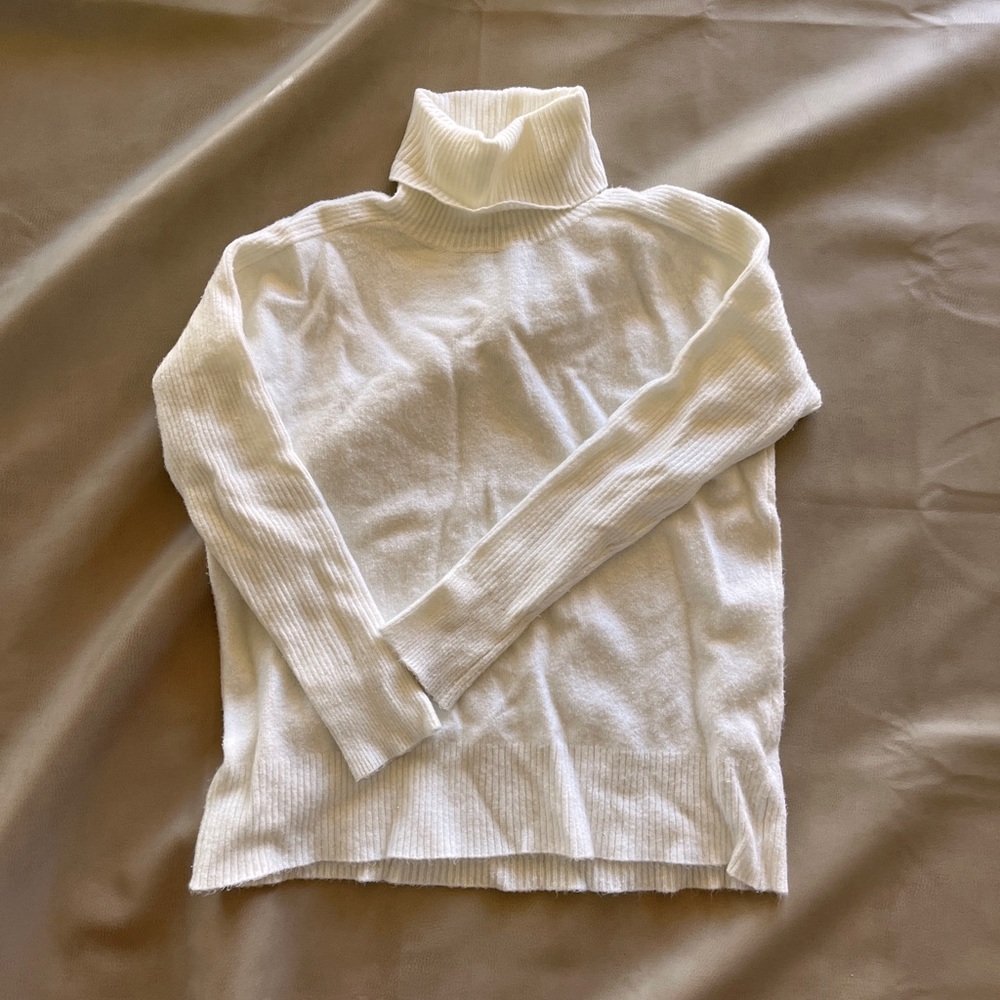 Calvin klein white turtleneck